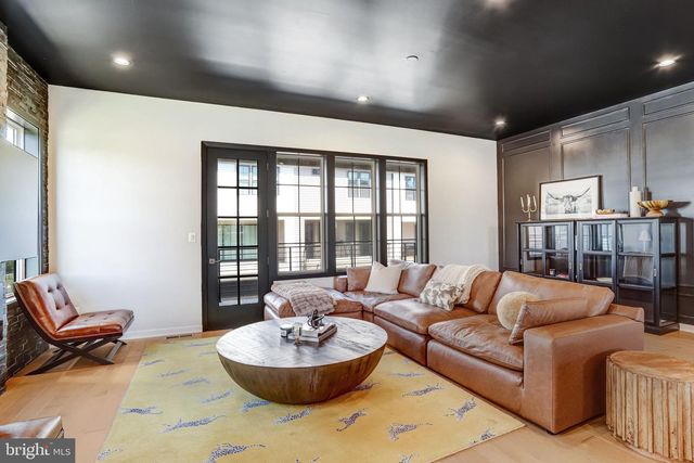 43404 FIFEVILLE SQ, Ashburn, VA 20148