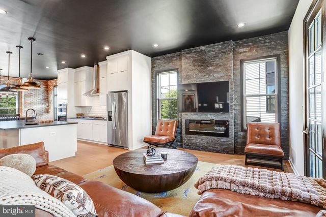 43404 FIFEVILLE SQ, Ashburn, VA 20148