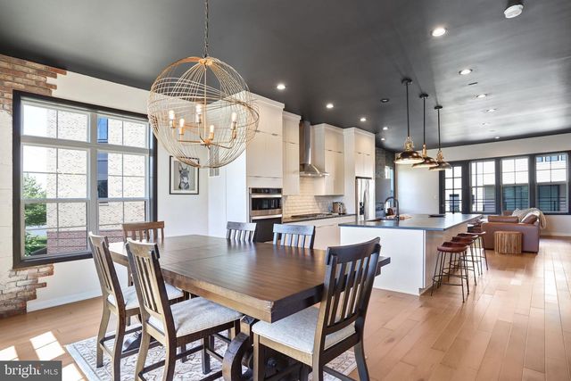 43404 FIFEVILLE SQ, Ashburn, VA 20148