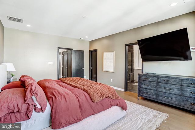 43404 FIFEVILLE SQ, Ashburn, VA 20148