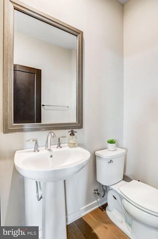 43404 FIFEVILLE SQ, Ashburn, VA 20148