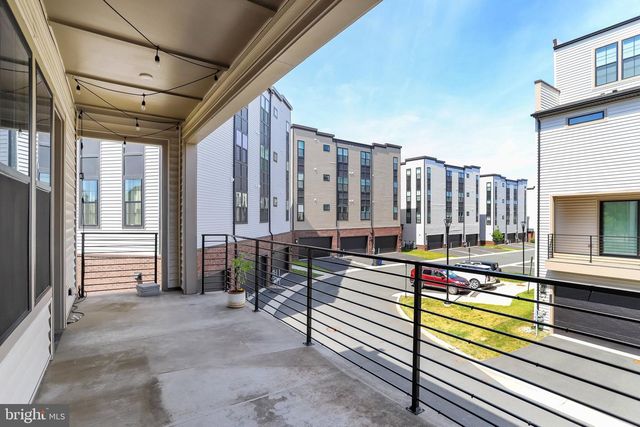 43404 FIFEVILLE SQ, Ashburn, VA 20148