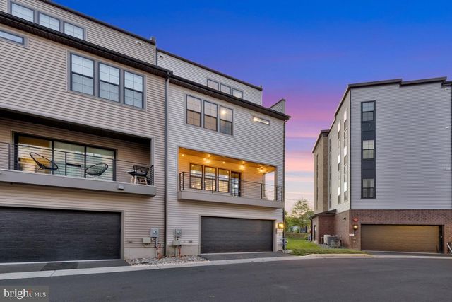 43404 FIFEVILLE SQ, Ashburn, VA 20148