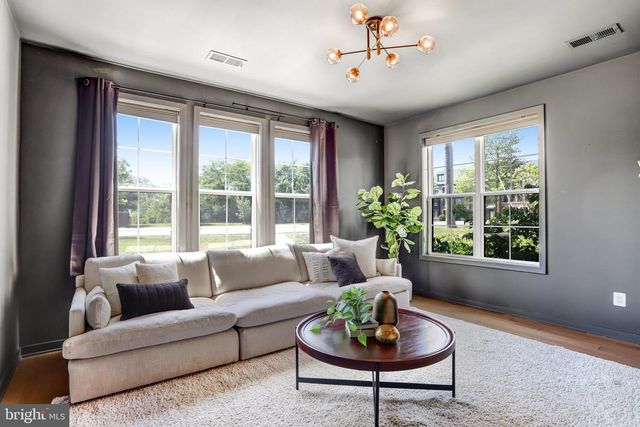 43404 FIFEVILLE SQ, Ashburn, VA 20148