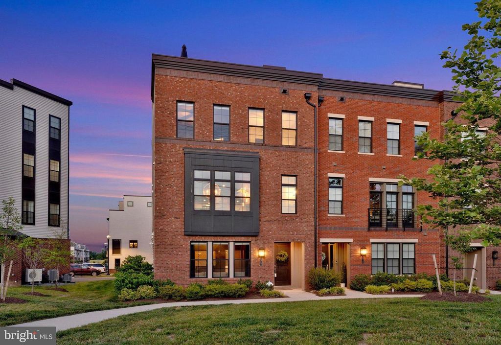 43404 FIFEVILLE SQ, Ashburn, VA 20148