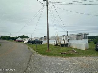 1059 Hale Rd, Dandridge, TN 37725