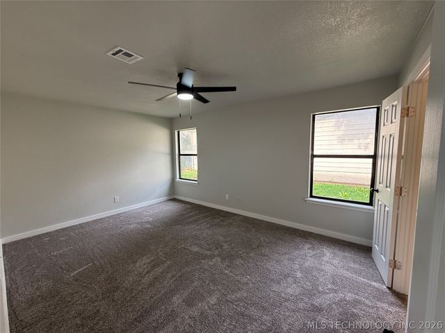 338 E 40th Street, Sand Springs, OK 74063