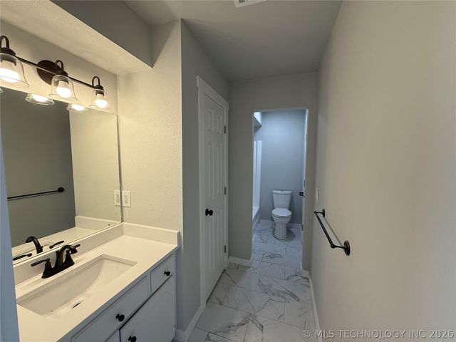 338 E 40th Street, Sand Springs, OK 74063