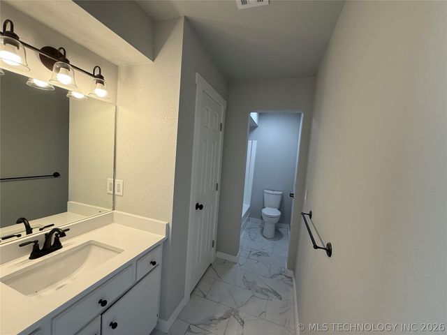 338 E 40th Street, Sand Springs, OK 74063