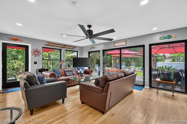 3937 Highcrest Drive, Brighton, MI 48116