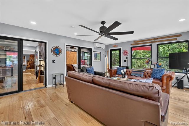 3937 Highcrest Drive, Brighton, MI 48116