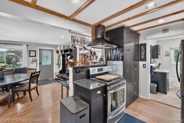3937 Highcrest Drive, Brighton, MI 48116