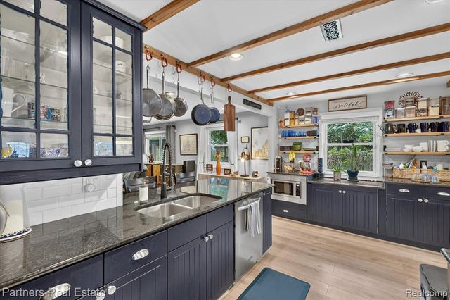 3937 Highcrest Drive, Brighton, MI 48116