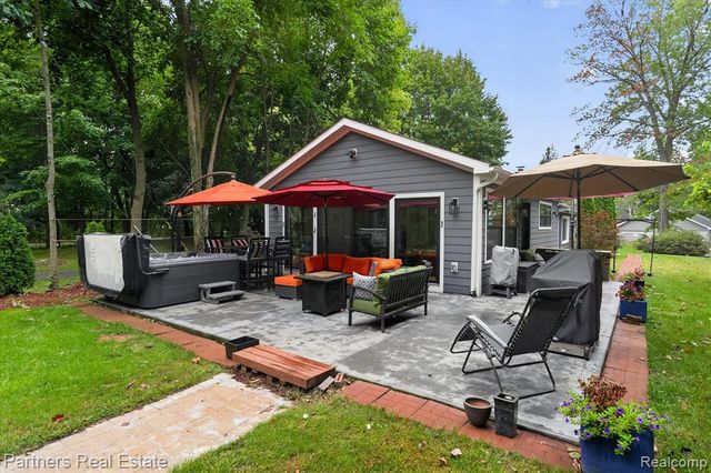 3937 Highcrest Drive, Brighton, MI 48116