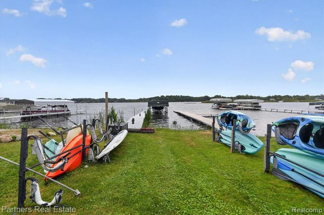 3937 Highcrest Drive, Brighton, MI 48116