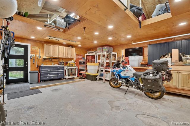 3937 Highcrest Drive, Brighton, MI 48116