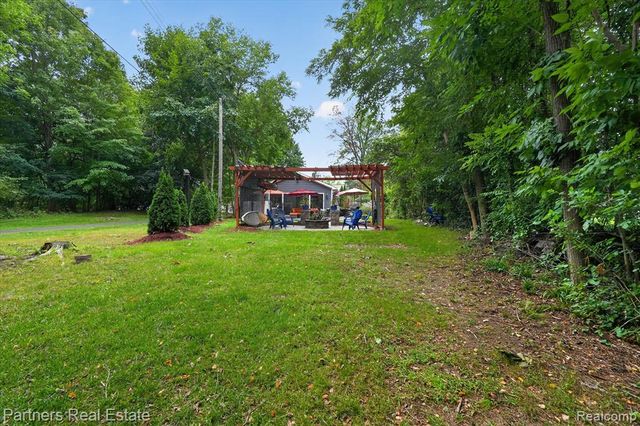 3937 Highcrest Drive, Brighton, MI 48116