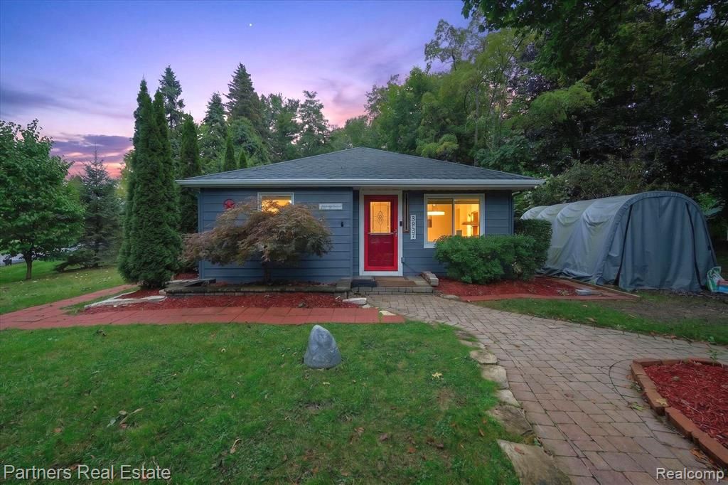 3937 Highcrest Drive, Brighton, MI 48116