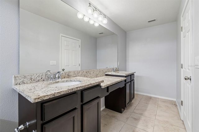 4768 WHITE SANDERLING COURT, Tampa, FL 33619