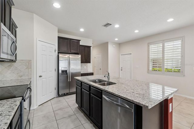 4768 WHITE SANDERLING COURT, Tampa, FL 33619