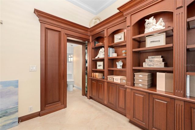 200 COCOANUT AVENUE 5, Sarasota, FL 34236