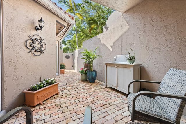 200 COCOANUT AVENUE 5, Sarasota, FL 34236