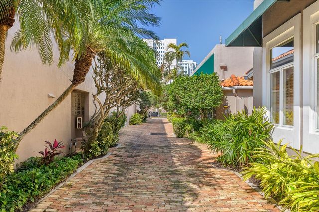 200 COCOANUT AVENUE 5, Sarasota, FL 34236