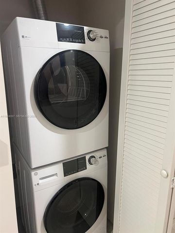 11 NE 6 th 2808, Miami, FL 33132