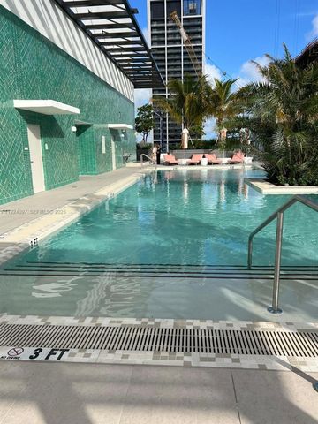 11 NE 6 th 2808, Miami, FL 33132