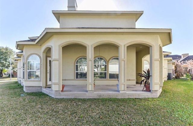8002 Harbor Point Drive, Houston, TX 77071