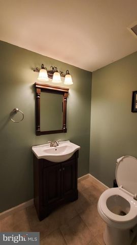 33 BALLYHAUNIS CT, Lutherville Timonium, MD 21093