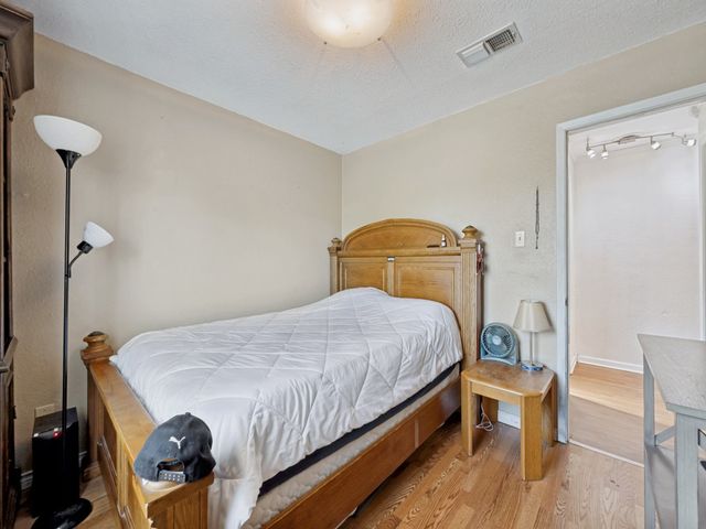 6484 Old Mill Circle, Watauga, TX 76148