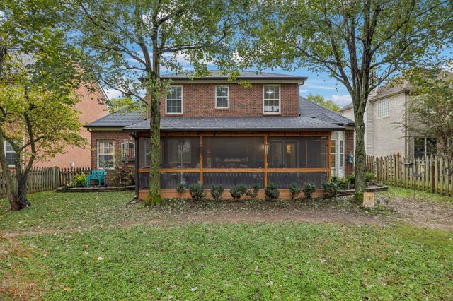2002 Glastonbury Dr, Franklin, TN 37069