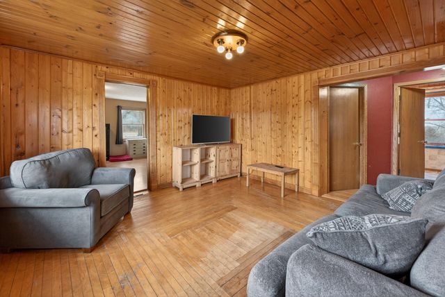 11216 St Croix Trail, North Branch, MN 55056