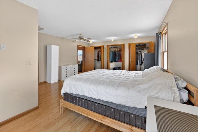 11216 St Croix Trail, North Branch, MN 55056