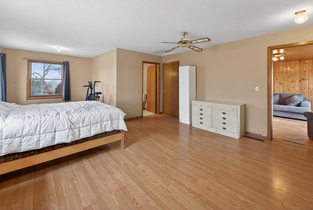 11216 St Croix Trail, North Branch, MN 55056