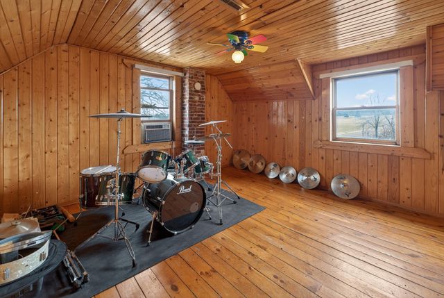 11216 St Croix Trail, North Branch, MN 55056