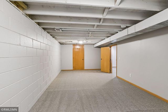 1112 Emerson Lane N, Brooklyn Center, MN 55430