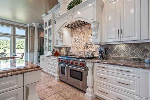 6608 Minnow Pond Drive, West Bloomfield, MI 48322