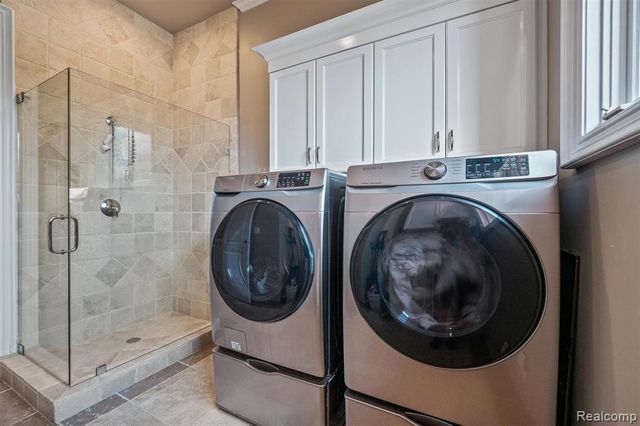 6608 Minnow Pond Drive, West Bloomfield, MI 48322