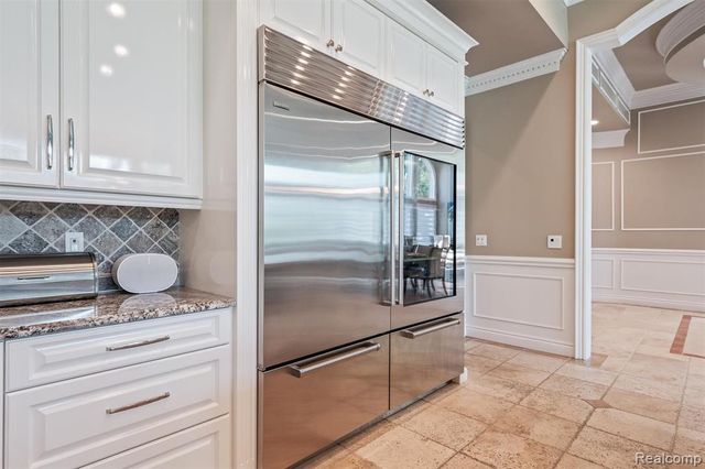 6608 Minnow Pond Drive, West Bloomfield, MI 48322