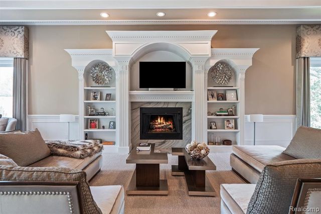 6608 Minnow Pond Drive, West Bloomfield, MI 48322