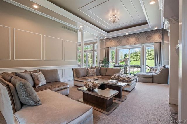 6608 Minnow Pond Drive, West Bloomfield, MI 48322
