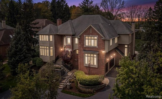 6608 Minnow Pond Drive, West Bloomfield, MI 48322