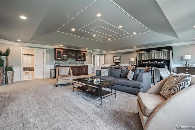 6608 Minnow Pond Drive, West Bloomfield, MI 48322