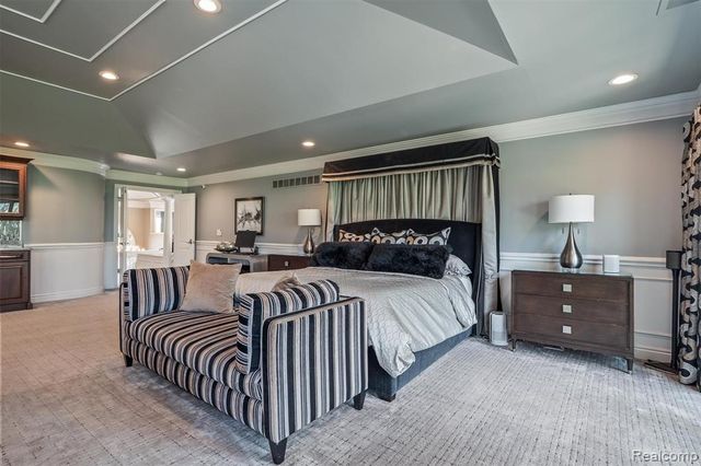 6608 Minnow Pond Drive, West Bloomfield, MI 48322
