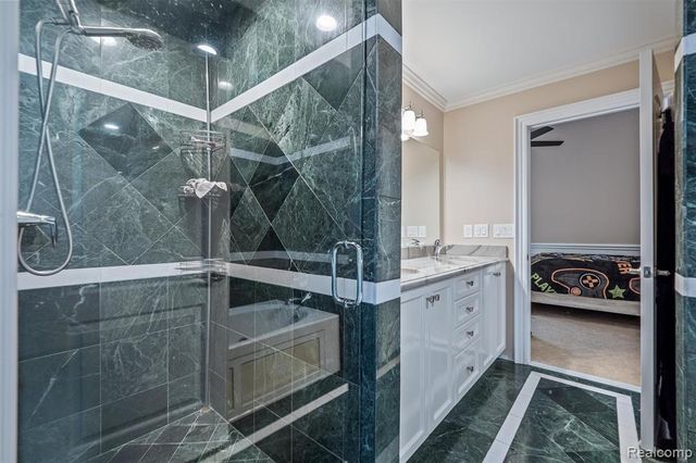 6608 Minnow Pond Drive, West Bloomfield, MI 48322