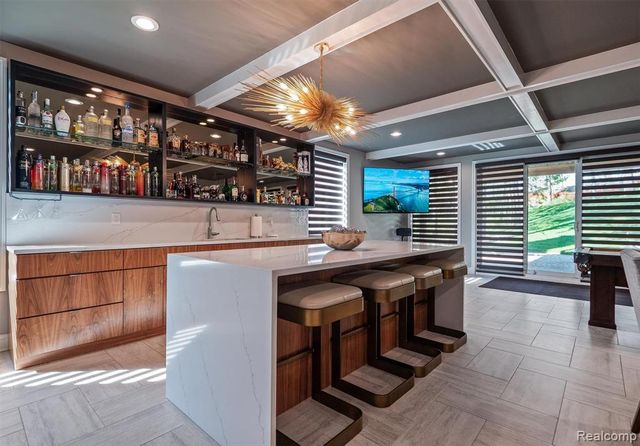 6608 Minnow Pond Drive, West Bloomfield, MI 48322