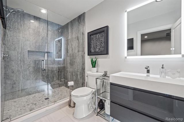 6608 Minnow Pond Drive, West Bloomfield, MI 48322