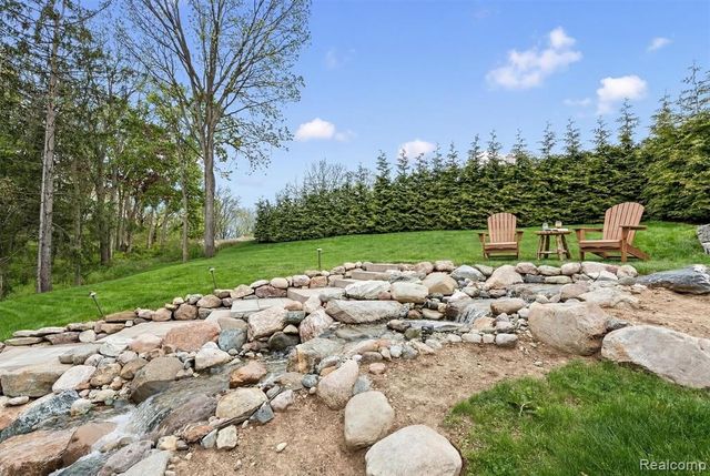 6608 Minnow Pond Drive, West Bloomfield, MI 48322